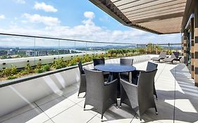 Meriton Suites Canberra