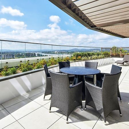 Meriton Suites Canberra Extérieur photo The rooftop garden
