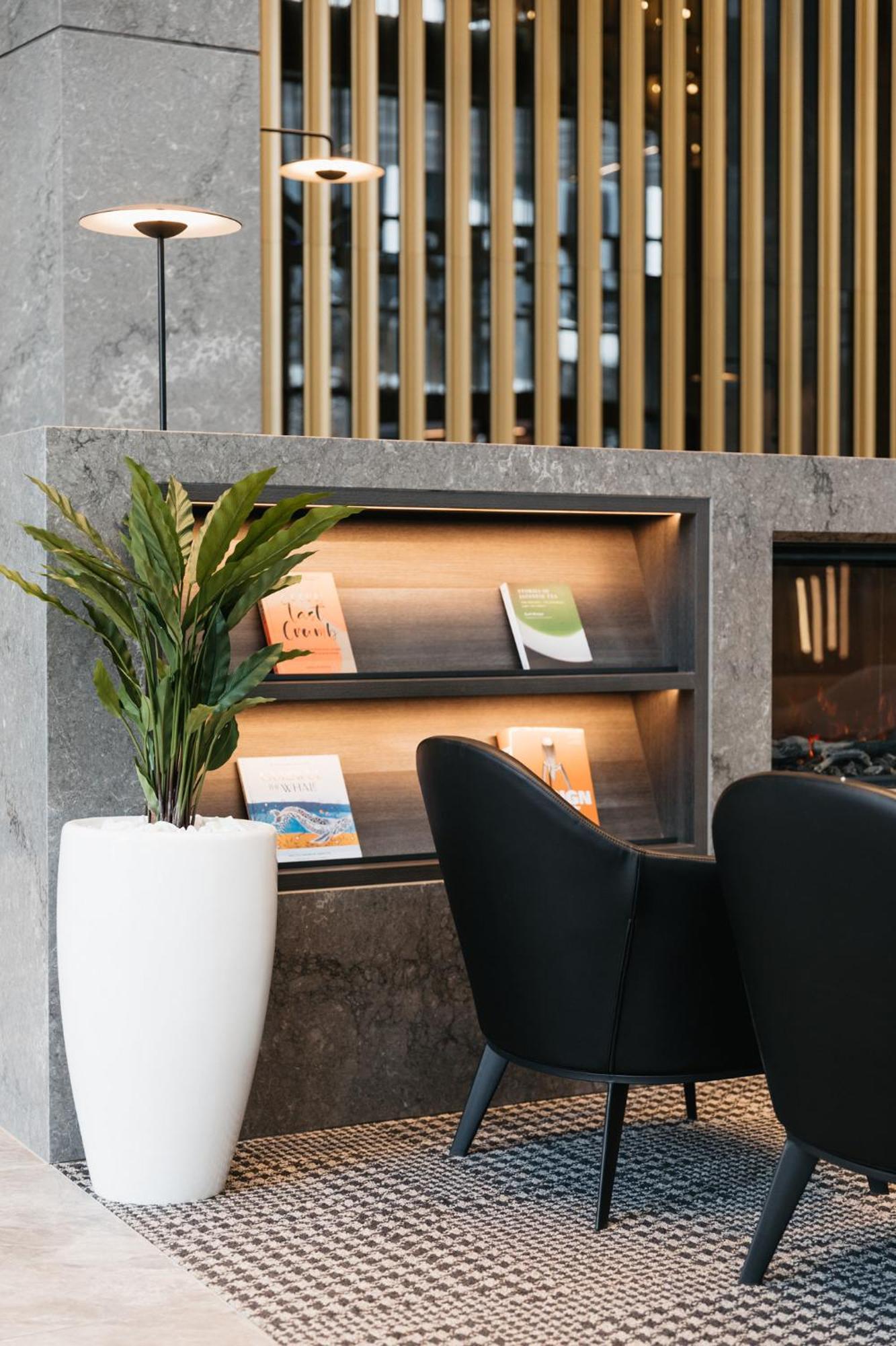 Meriton Suites Canberra Extérieur photo Interior of the lounge
