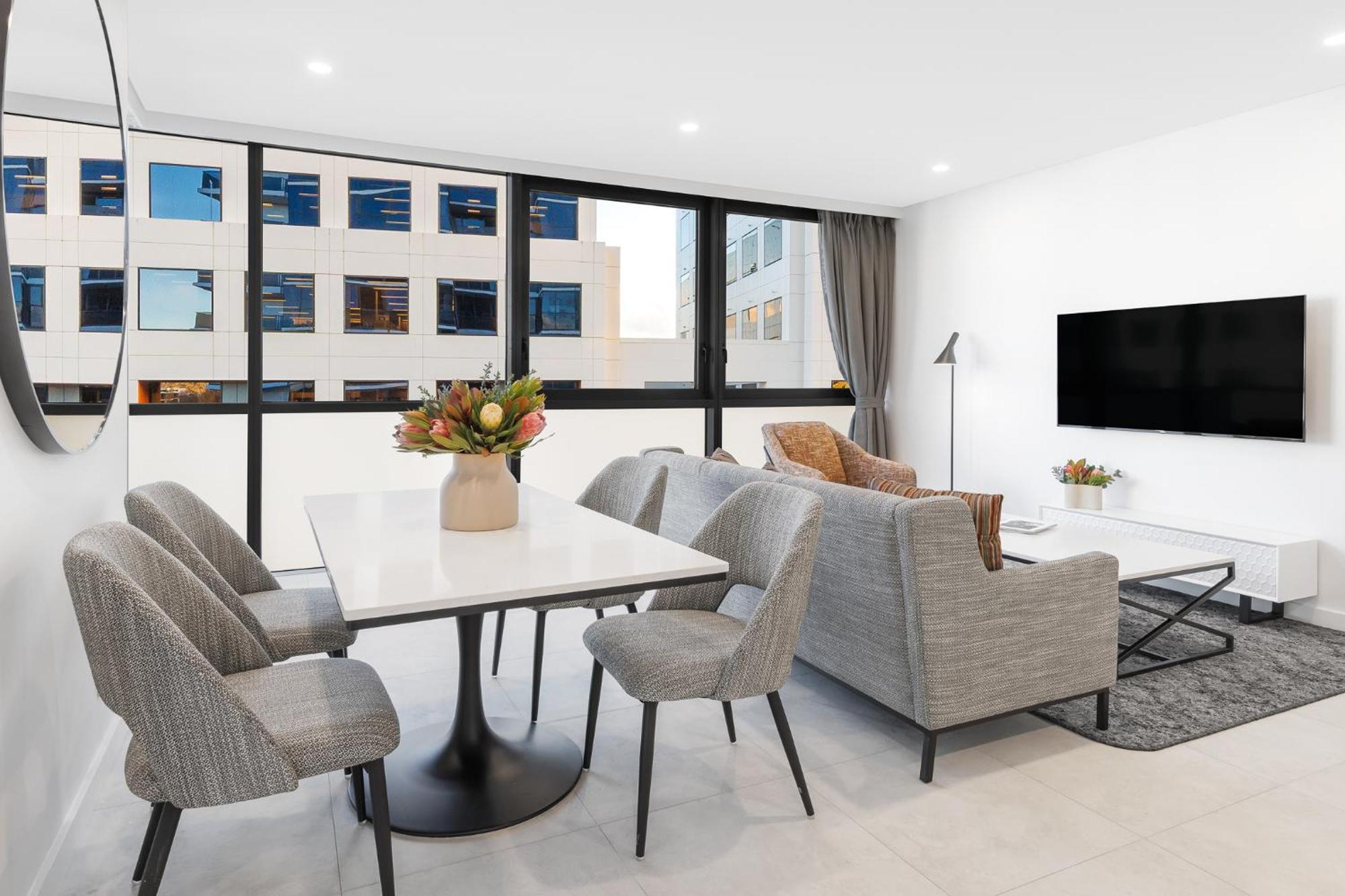 Meriton Suites Canberra Extérieur photo A staged apartment