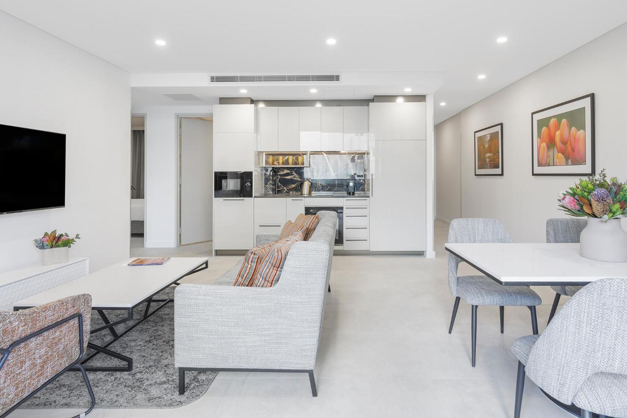 Meriton Suites Canberra Extérieur photo A typical apartment interior