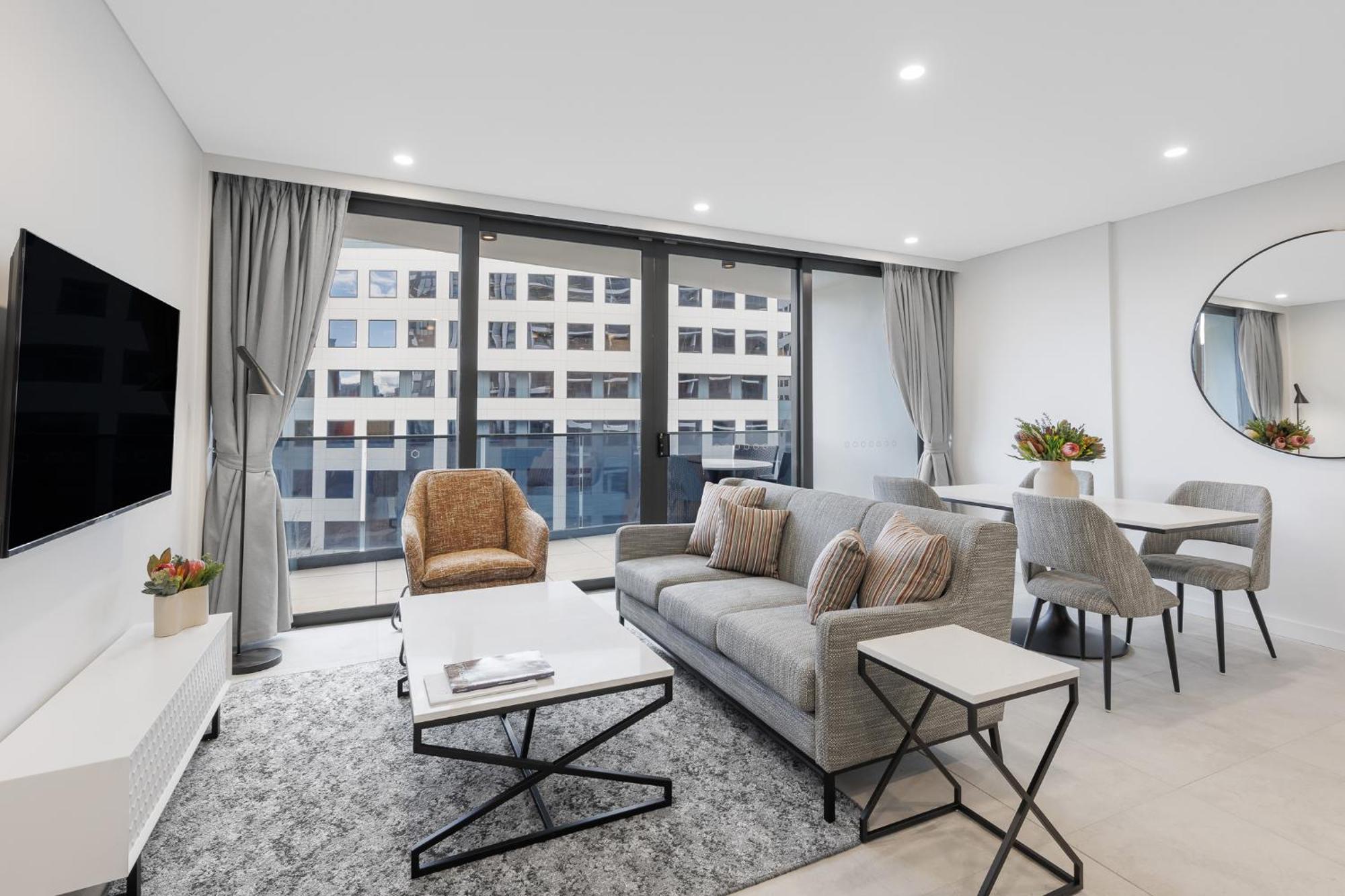 Meriton Suites Canberra Extérieur photo Living room